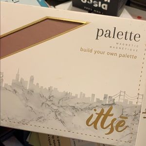 Magnetic palette